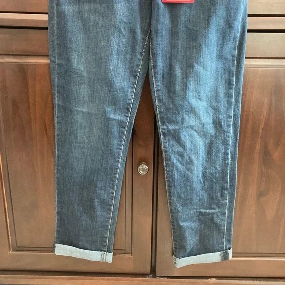 Levi Mid Rise Slim Boyfriend cropped jeans - Picture 13 of 13